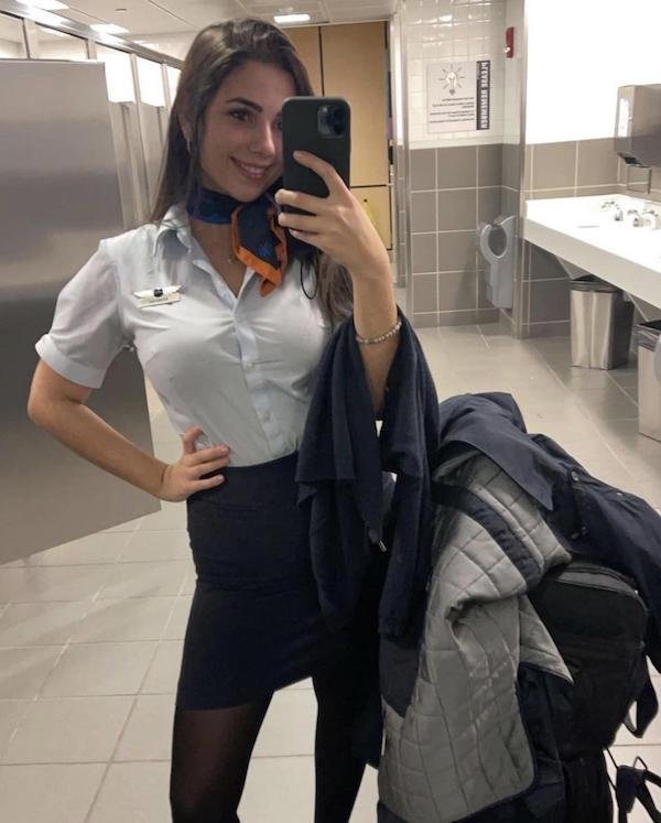 Девушки-стюардессы (24 фото)