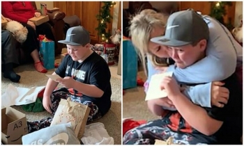 Лучший подарок: 11-летний мальчик расплакался, узнав, что его усыновили в Рождество (4 фото + 1 видео)