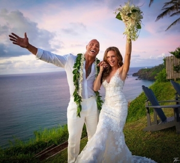 Дуэйн Скала Джонсон женился на певице Лорен Хашиан - «Хорошее настроение»