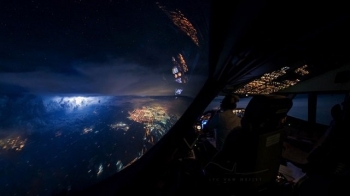 Вид из кабины пилотов Boeing 747 (10 фото)