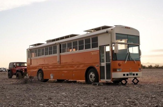 Семейная пара преобразила школьный автобус за восемь тысяч долларов (4 фото) - «Хорошее настроение»