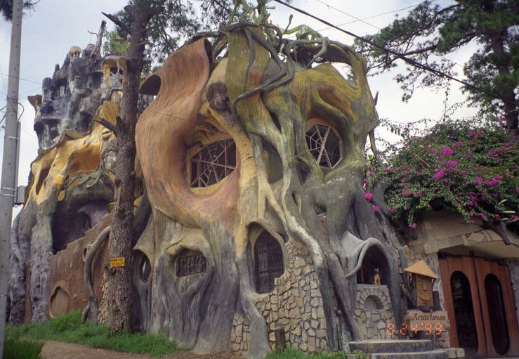 Сказочный дом-гостиница Hang Nga во Вьетнаме (37 фото)