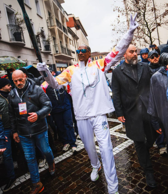 Снуп Догг несет олимпийский огонь (5 фото) - «Хорошее настроение»