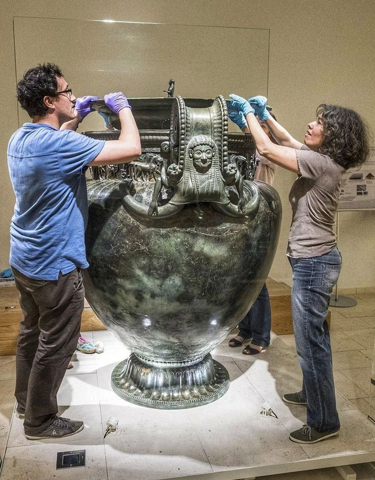 Как без современных технологий? 16 древних артефактов, чьё создание до сих пор вызывает вопросы - «Смешное»