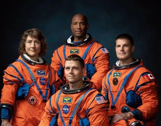 Люди полетели к Луне спустя 54 года, но есть нюанс (2 фото) - «Хорошее настроение»