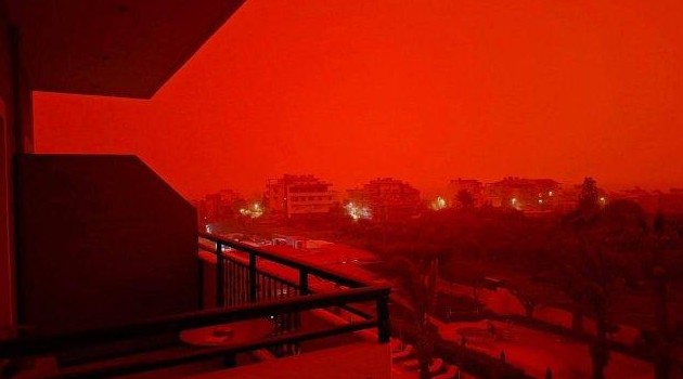 Обстановка на острове Крит, который накрыло песчаной бурней (3 фото) - «Хорошее настроение»