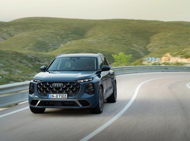 Audi выкатила новую Q7 — из салона убрали почти все кнопки (7 фото) - «Хорошее настроение»