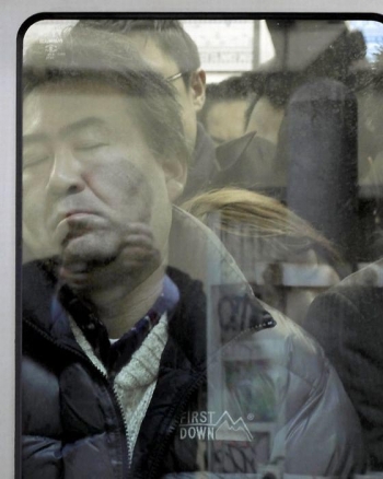 Как выглядит обычная давка в токийском метро (15 фото) - «Хорошее настроение»