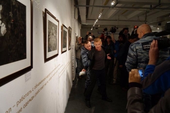 В Москве закрыли выставку с фотографиями обнаженных детей (7 фото) - «Хорошее настроение»