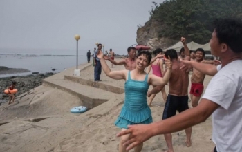 Как отдыхается на море в Северной Корее - «Хорошее настроение»