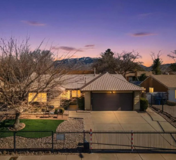 Дом из «Во все тяжкие» продают за 1,3 миллиона долларов (4 фото) - «Хорошее настроение»